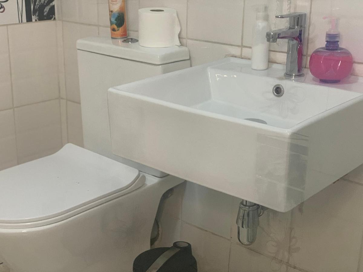 Oleratong Guest House Evander Экстерьер фото